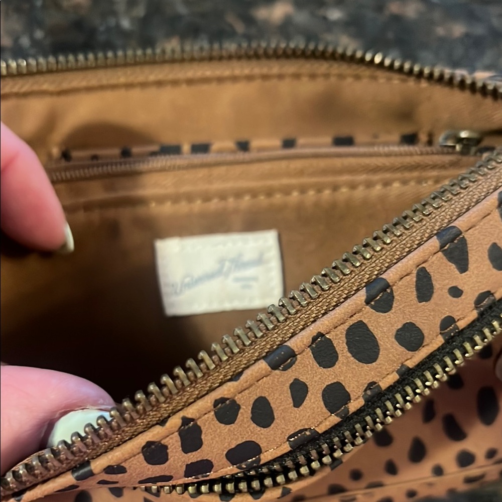 Leopard Print Wristlet Clutch - Picture 2 of 8